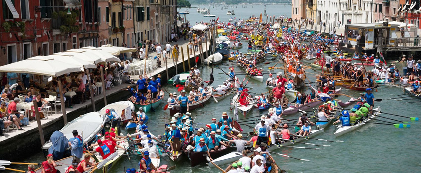 A velencei Regatta: Történelem, pompa és verseny a Canal Grandén